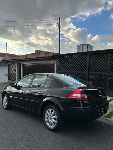Renault Megane 1.6 Dynamique Hi-flex 4p