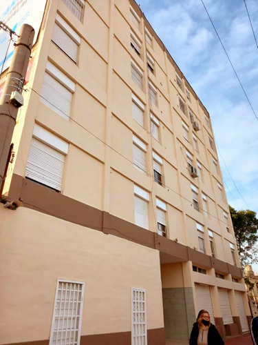 Departamento En Venta De 2 Dormitorios En Córdoba Capital