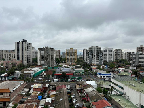 Vargas Buston / Gran Av., Metro C. Del Niño (87581)