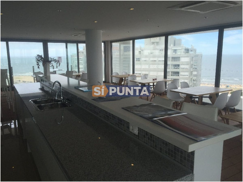 Imagen 10 de 28 de Torre De Categoría Con Piscina En Piso 16