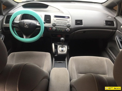Honda Civic .