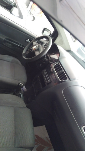 Imagem 9 de 10 de Volkswagen Fox 2011 1.0 Vht Total Flex 5p