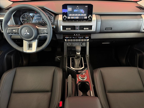 Mitsubishi Triton 2.4 BITURBO DIESEL CD HPE-S 4X4 AUTOMÁTICO