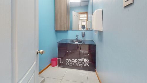 Se Vende Oficina De 71 M2 Con Estacionamiento