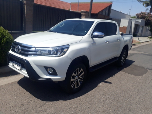 Imagen 2 de 12 de Toyota Hilux 2018 2.8 Cd Srx 177cv 4x4