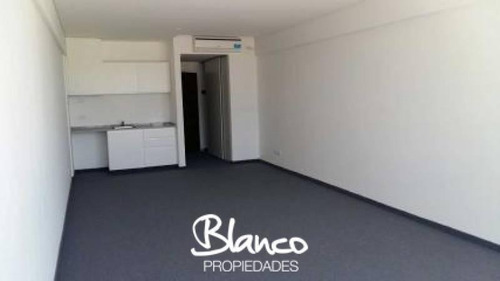 Imagen 3 de 24 de Blanco Propiedades - Excelente Oficina En Gran Ubicación Dentro De Edificio Agora Ii - Pilar