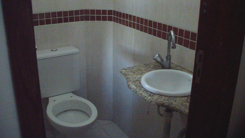 Linda Casa 3 Quartos Muito Bem Localizada