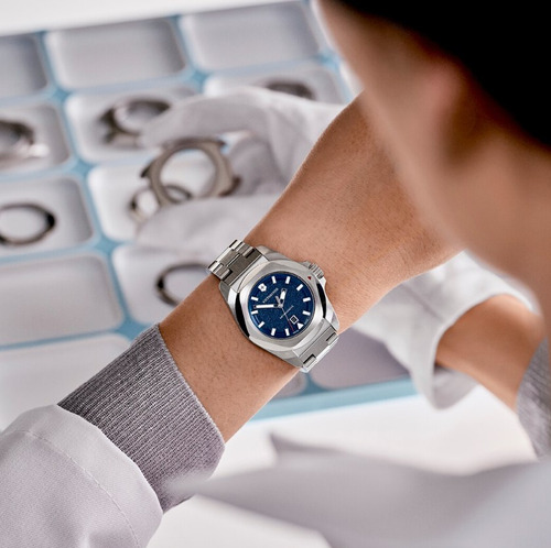 Victorinox Reloj I.n.o.x Small, 32 Mm, Acero Inoxidable Correa Plateado Bisel Plateado Fondo Azul oscuro