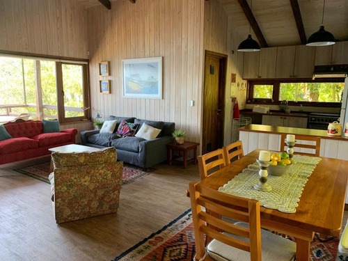 Casa En Venta De 12 Dorm. En Panguipulli