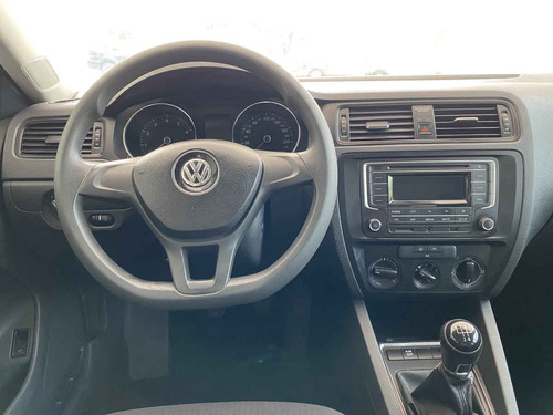 Imagen 10 de 14 de Volkswagen Jetta 2017 4p L4/2.0 Man