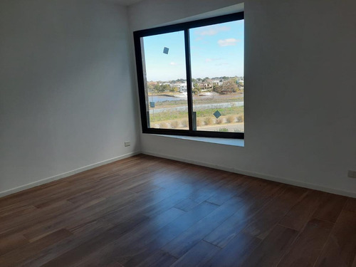 Imagen 15 de 30 de Alquiler Departamento 4 Ambientes Con Dependencia Al Rio En Barrio Puerto Escondido Nordelta