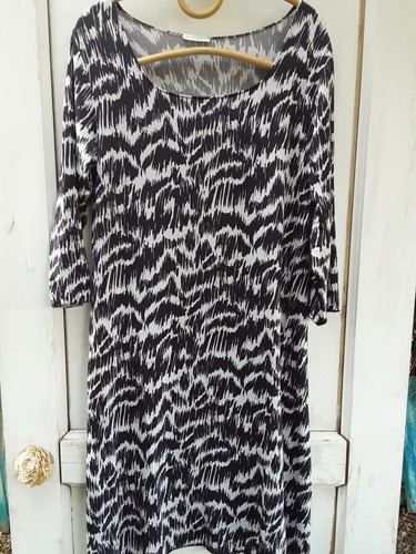 Imagen 1 de 3 de Vestido Negro Estampado Italiano