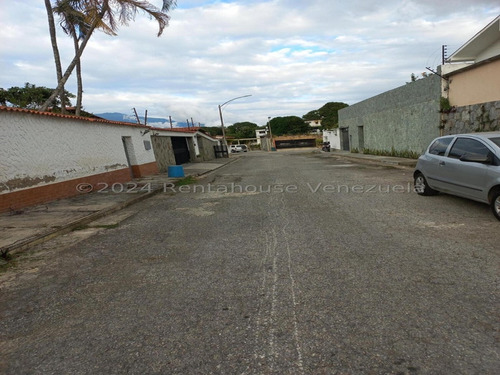 Venta De Terreno\ Prados Del Este Mg  4-14569