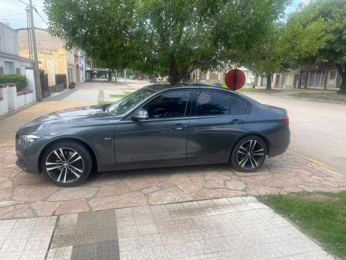 BMW Serie 3 3.0 330i Sedan Sport Line 252cv