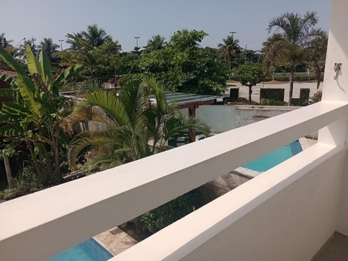 Alto Padrão Sobradão 5 Suites, 4 Varandas, Frente Ao Mar, Vista Direta, Condominio Fechado