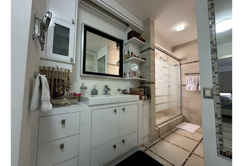 Se Vende Moderno Apartamento En Lomas De Las Mercedes
