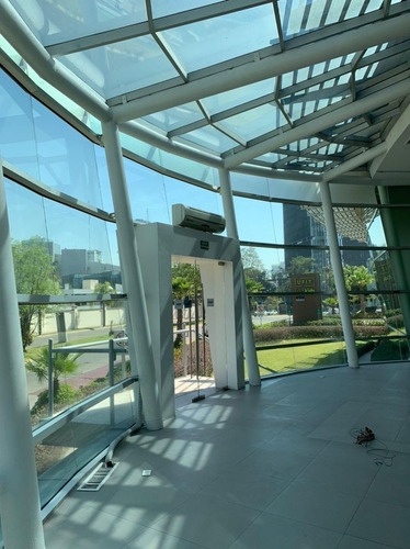 Imagen 1 de 8 de Local Comercial En Plaza Ufit
