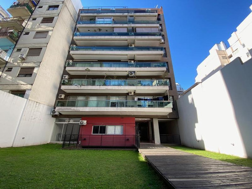Imagen 22 de 23 de 3 Ambientes Con Cochera · 2 Baños · Piscina · Sum ·jardín · Parrillas