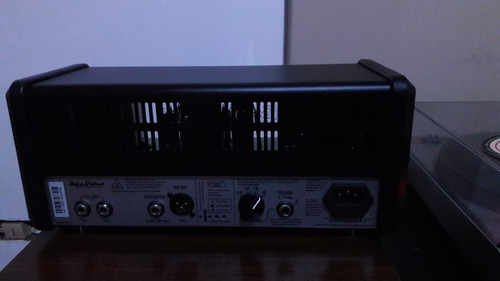 Amplificador Valvular Hughes & Kettner Tubemeister 18