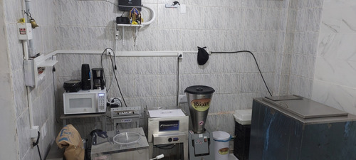 Passo Fábrica De Sorvetes, Com Loja E Açaiteria