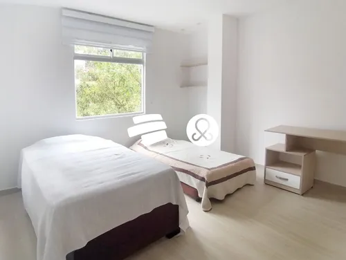 Venta Casa Unifamiliar Área 530m2, Alto Del Escobero