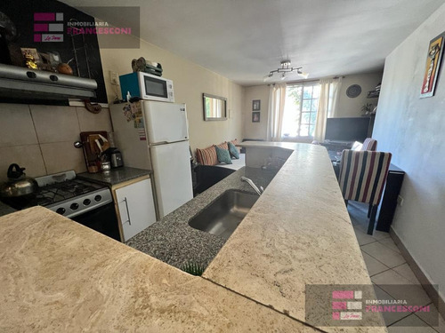 Imagen 1 de 11 de Departamento - La Plata