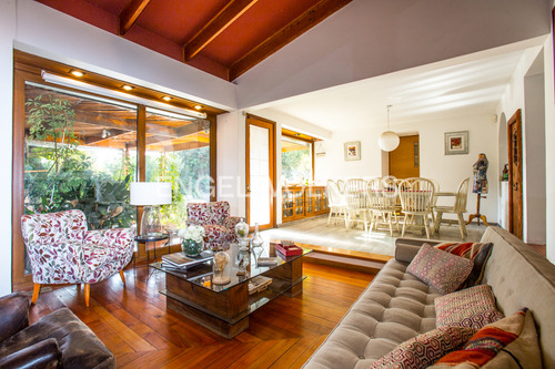 Casa En Venta San Carlos De Apoquindo / Paseo Los Domínicos