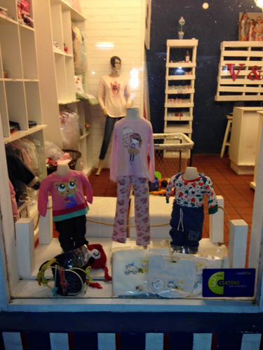 Imagen 5 de 17 de Vendo Fondo Comercio De Reconocido Local De Ropa Infantil°°°esquina - Corrientes.