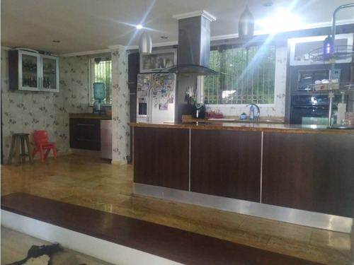 Casa En Venta Con Anexo En La Suiza San Antonio De Los Altos