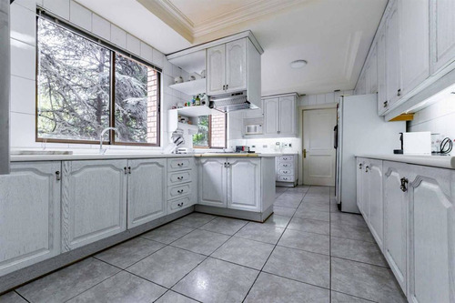Depto En Venta De 3 Dorm + 2 Serv. Las Condes