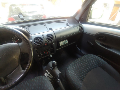 Imagen 4 de 24 de Renault Kangoo 2016 1.6 Furgon Ph3 Confort 5as Lc