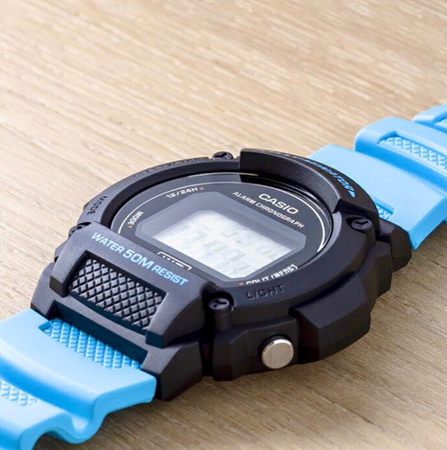 Reloj Casio W219h Display Negro Cronometro Sumergible 50m Azul Claro