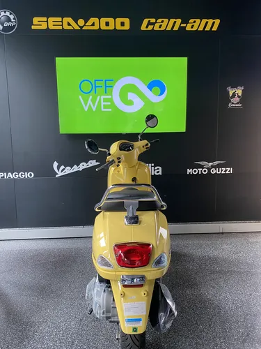 Vespa Piaggio Vxl150 Amarilla Modelo 2025