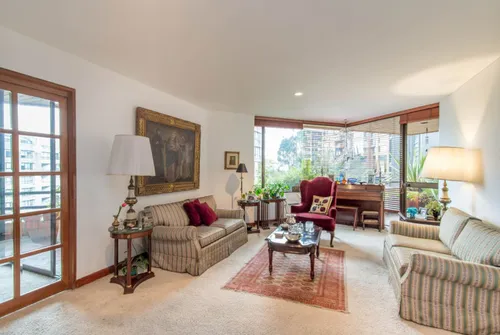 Apartamento En Arriendo En Los Rosales. Cod A12562
