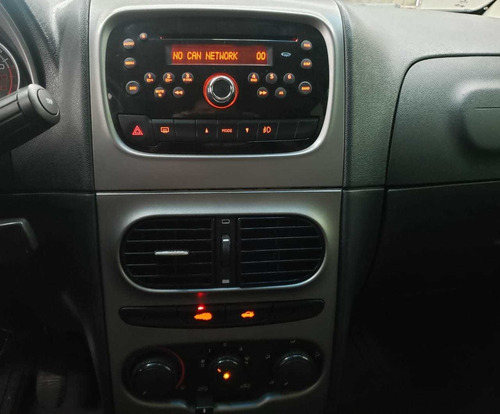 Imagem 10 de 13 de Fiat Idea 2014 1.4 Attractive Flex 5p