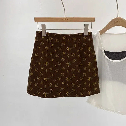 Minifalda En Forma De A De Pana Con Estampado Floral, Otoño/