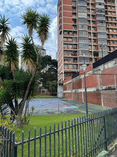 Lindo Apartamento En Los Naranjos Con Vista Al Ávila