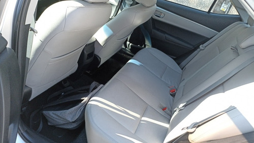 Imagen 4 de 8 de Toyota Corolla 2015 1.8 Xei Cvt Pack 140cv