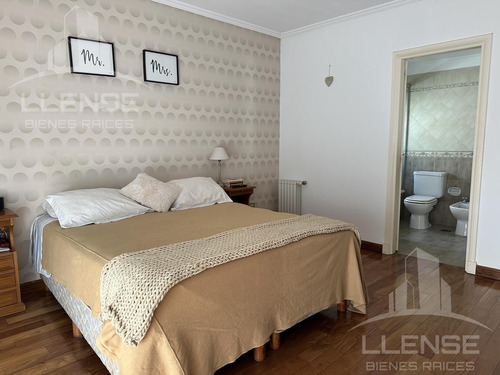 Casa 6 Ambientes En Venta, Barrio Privado Barrancas De Guido - Quilmes