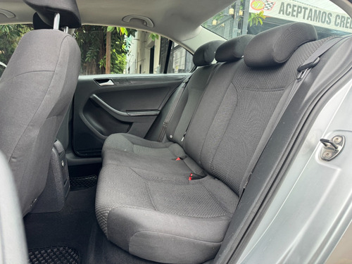 Volkswagen Jetta 2.5 Style Active Mt