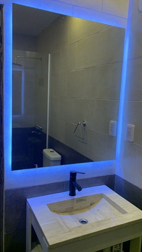 Imagen 2 de 4 de Espejo Led 100x80 Liso