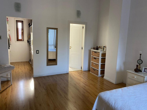 Venta Casa 4 Amb Cochera, Parque Y Piscina Quilmes