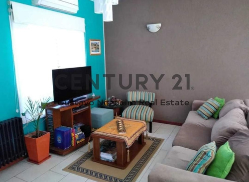 Casa En Venta En Pilar