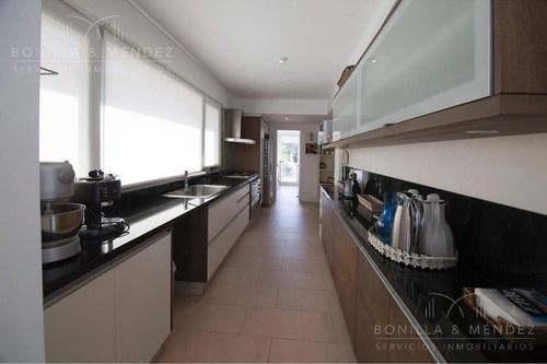 Villa Brava Torre 1, 3 Suites, Toilette, Dependencia De Servicio, Parrillero Propio.