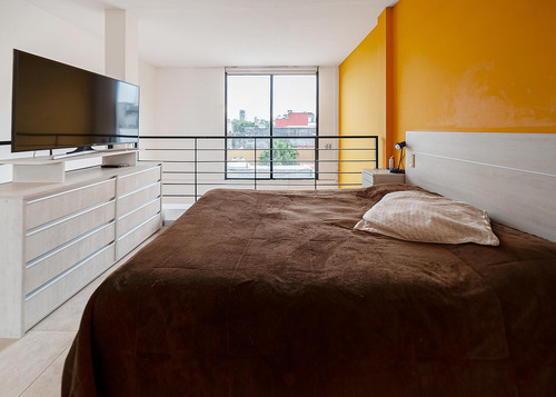 Venta Departamento De Dos Ambientes Con Patio En Flores