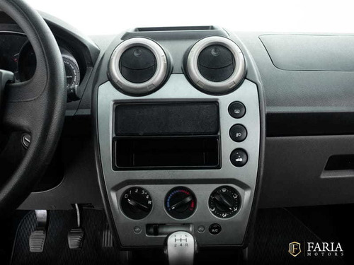 Imagem 10 de 15 de Ford Fiesta 1.6 8v Flex 2013