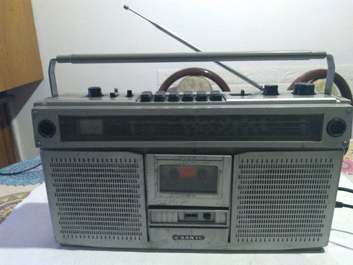 Radiograbador Sanyo M9922lu Solo Anda Radio Am.- Plateado (Usado)