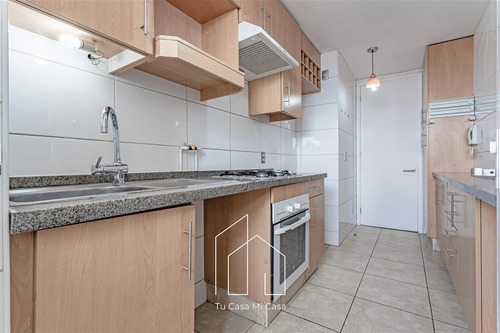 Amplio Departamento En Venta De 2 Dorm. En Ñuñoa