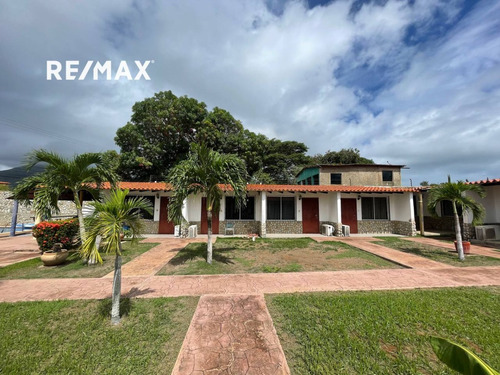 Posada En Venta, Playa El Agua, Antolin, Isla De Margarita