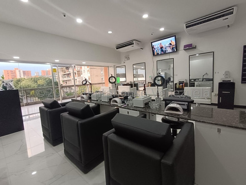 Local En Alquiler En Av Bolivar De Maracay Aragua 24-13917 Irrr